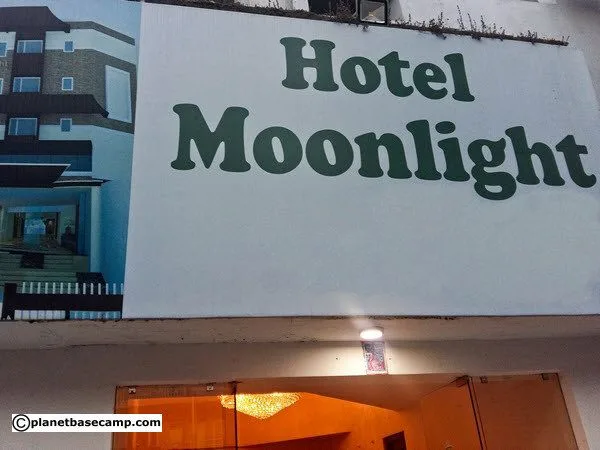 Hotel Moonlight Sign